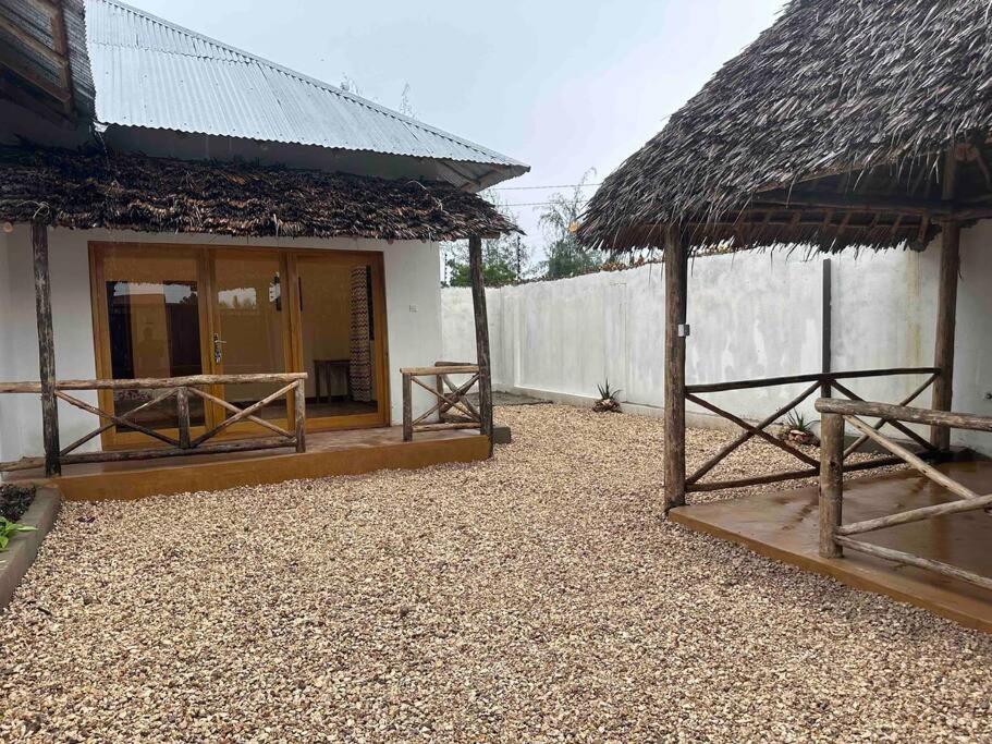 B Home Zanzibar Kiwengwa  Exterior photo